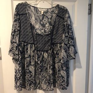 Cute Sheer White and Blue Paisley Print Top Sz 1X